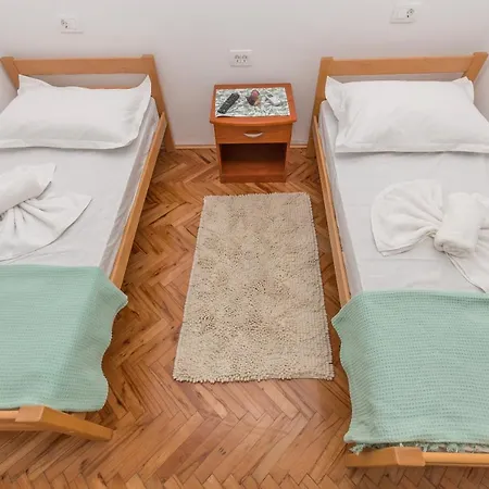 Апартаменти Strawberry Макарська