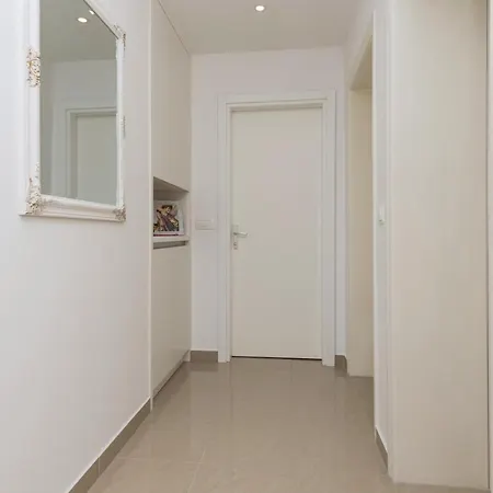 Strawberry Apartment