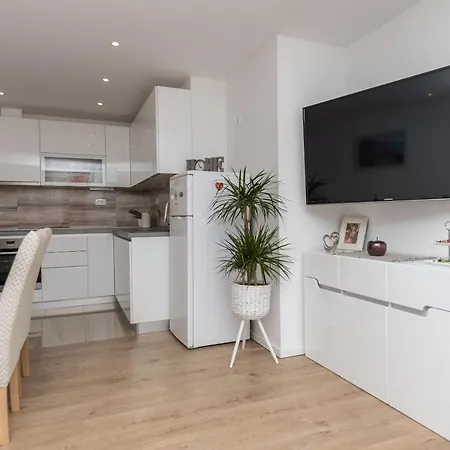 Strawberry Apartman Makarska