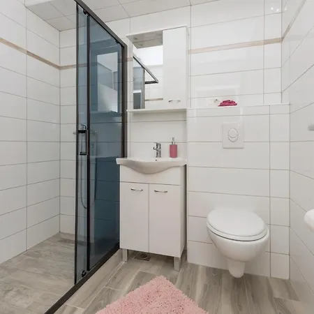 Strawberry Apartment Makarska