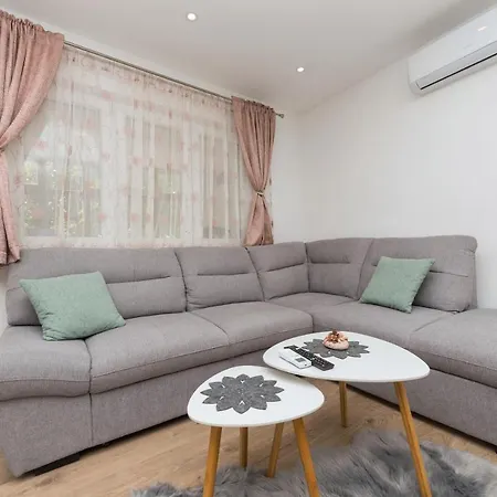 Διαμέρισμα Strawberry *