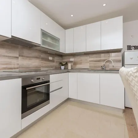Strawberry Apartment Makarska