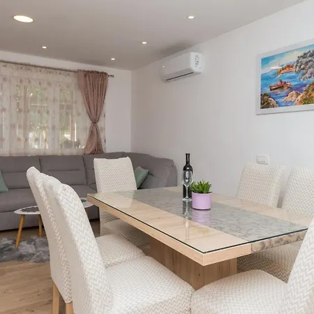 Strawberry Διαμέρισμα