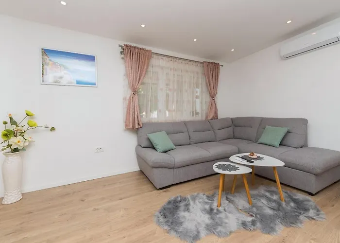 Strawberry Apartman Makarska